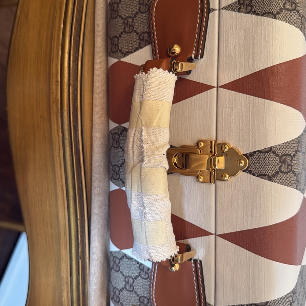BRAND NEW GUCCI LUGGAGE! Rhombus Beige and ebony GG Supreme canvas Savoy Medium - Picture 9 of 15